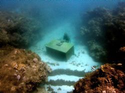 The Lost Correspondant. A sculpture set within a marine p... by Jason Taylor 